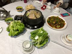 -鲁朗纳麦石锅鸡庄园