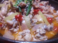 苗家酸汤牛蛙-蛙舍·炭烧牛蛙(东百中心店)