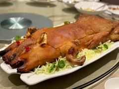脆皮烤乳猪-Yan Ting 宴庭中餐厅(上海静安瑞吉酒店)