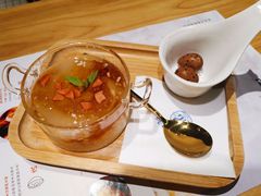 蔓越莓桃胶炖银耳-炖物24章·顺时轻养茶(杭州保利时光里店)
