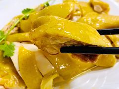 蘸上自制酱油-巫记鸡饭店