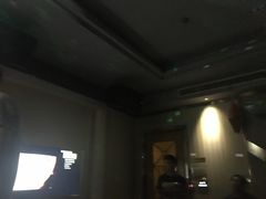 -唛客疯量贩式KTV(金飞达广场店)