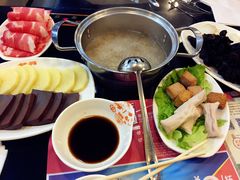 -呷哺呷哺(普陀乐购真北店)