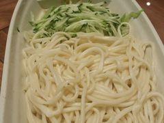 -亮亮面馆(经六路店)