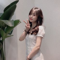 -BULB STUDIO 巴柏明星发型工作室