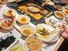 -老牌坊云南鱼豆花火锅(哈西万达店)
