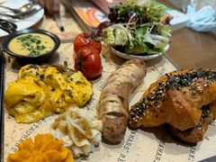 -Mark&Mars Restaurant