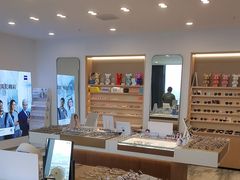 -三目眼镜·蔡司视觉合作店(青浦宝龙店)