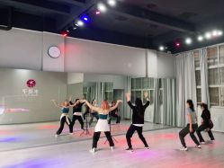 -星秀丽模特T台·舞蹈师资培训中心