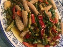 鲜椒吊鱿鱼-临界音乐酒馆·小龙虾·江湖菜(华熙LIVE·鱼洞店)