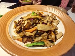 -雀舞云南菜(天津天河城购物中心店)