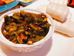 -巴特餐饮6加1音乐餐吧·新疆菜