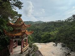 -半月岩风景旅游区