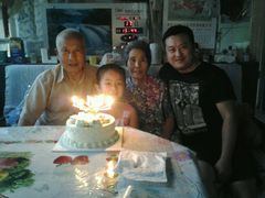 -新利香西饼店(惠友超市店)