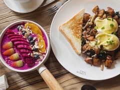 Organic&nbsp;Muesli-Common Table · Brunch & Coffee