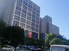 -西安大雁塔科技大学地铁站亚朵酒店