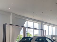 -上海冠松华奥奥迪4S店(张江店)