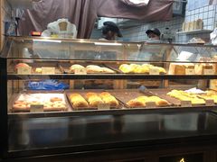 面包甜点陈列柜-浓心爷爷 ·现烤面包(保利红棉店)