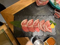 -韩烧牛中牛·甄选黑牛烤肉(黑金店)
