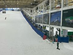 -乔波室内滑雪场