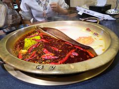 菌汤鸳鸯锅-沸炉重庆老火锅(军事博物馆店)