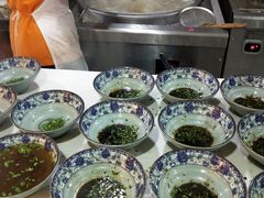-老新隆牛肉锅贴(新街口店)