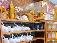 面包甜点陈列柜-梦菲思饼屋(瑞金宾馆店)