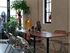 -Fridi Patisserie Cafe