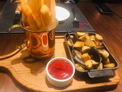-恰餐厅及酒吧 CHAR Bar & Grill (北京丽都皇冠假日店)