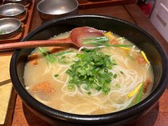-银米·云南传统过桥米线(双廊黑金冠店)