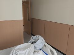 -上海大学附属上海和平眼科医院