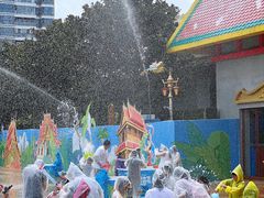 -七彩云南欢乐世界