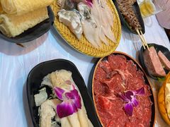 -鲜入围煮花胶鸡海鲜火锅