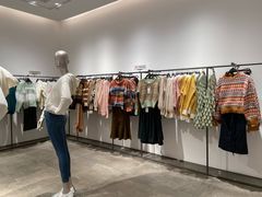 -URBAN REVIVO(西安Momopark店)