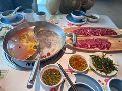 -左庭右院鲜牛肉火锅(金山万达店)