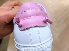 -GIVENCHY(佛罗伦萨小镇奥莱店)