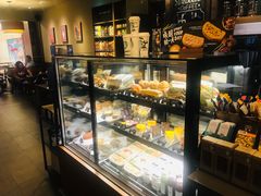 面包甜点陈列柜-星巴克(广州中华广场B1层店)