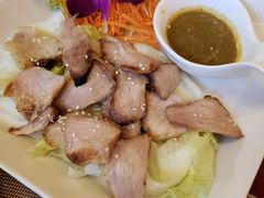 烤猪肉沙拉-Daddy Nimman Chiang Mai