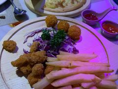 -樱花里音乐餐吧·牛扒椰子鸡(东圃店)