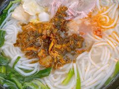 -鸿浩扒猪脚米线