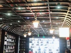 -钟书阁(松江泰晤士小镇店)