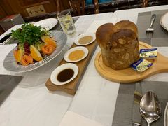 三色面包配黄油-花园饭店-西餐厅