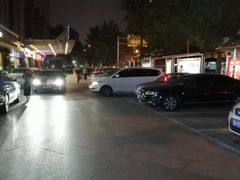 -寰岛博雅大酒店·停车场