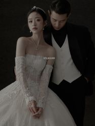 -至臻微拉婚纱摄影