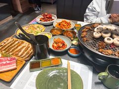 -草家酱蟹炭火烤肉店(珲春南路一店)