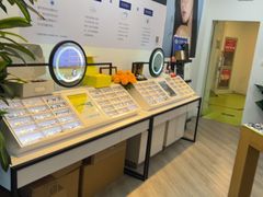 -天空之镜眼镜店蔡司依视路配镜授权零售店(望京颐堤港店)