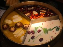 三拼锅底-湊湊火锅·茶憩(上海合生汇店)