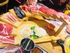 -青瓦炭韩潮烤肉(花园道店)
