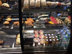 面包甜点陈列柜-星巴克(天津火车站店)