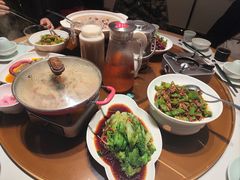 -自己人·宜昌菜(水悦城店)